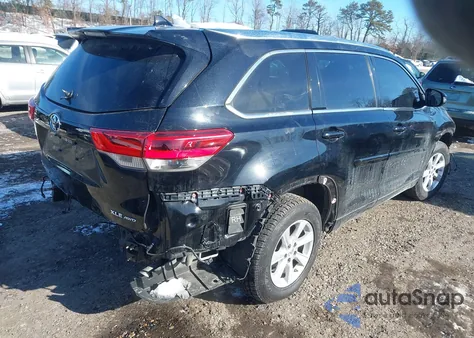 2019 Toyota Highlander Xle z USA, uszkodzony, nr VIN 5TDJZRFHXKS594477